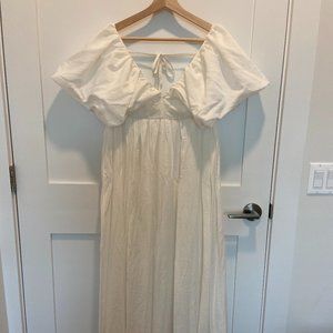 NWT White midi dress, puffy sleeves